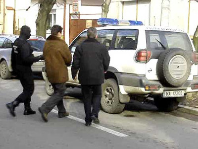 Batuta si violata la batranete de un tanar de 27 de ani!