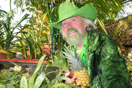 S-a insurat cu un ananas! Din dragoste, bre