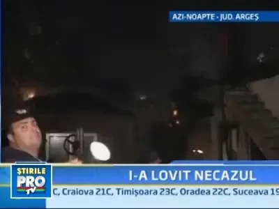 Incendiu mistuitor la Domnesti! Doua familii au ramas pe drumuri