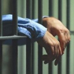 Sacrificiu suprem. Si-a taiat penisul ca sa nu fie extradat