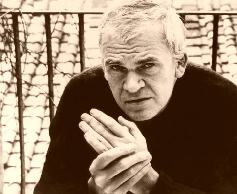 Kundera neaga ca ar fi fost informator