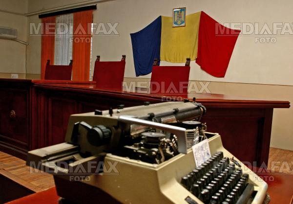 A amenintat ca-si da foc daca nu i se face dreptate!