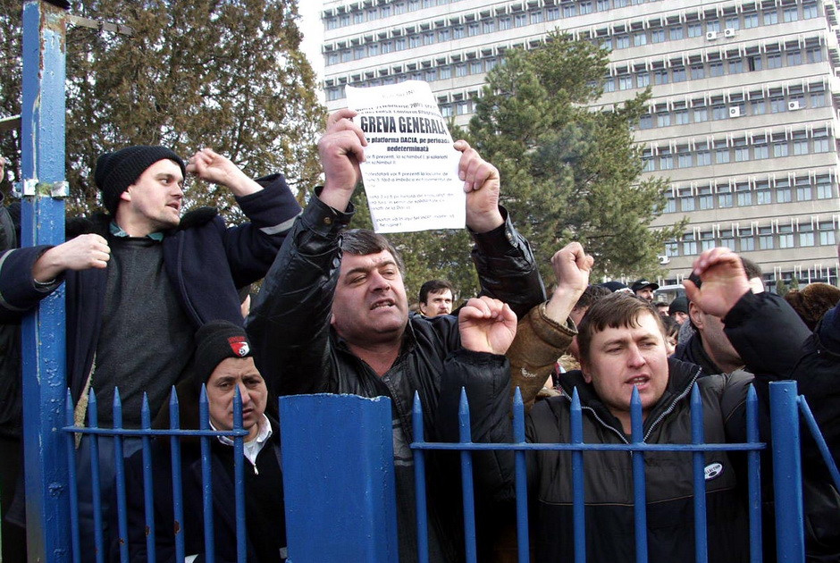 Sindicalistii din invatamant se strang miercuri in Piata Constitutiei