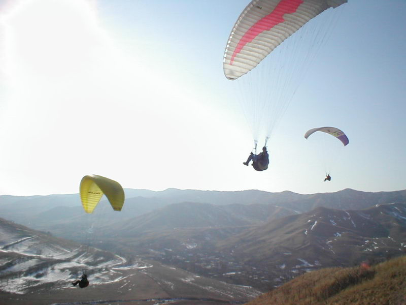 Era sa moara de ziua ei. S-a prabusit cu parapanta langa Brasov
