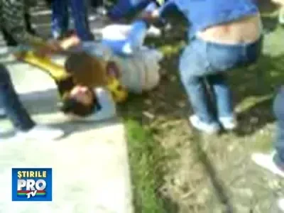 Am doar 15 ani: iubesc si te cotonogesc