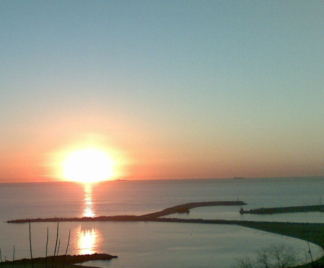 Noapte magica la Constanta! Credinciosii au primit Lumina din mare!