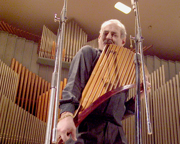 Gheorghe Zamfir, luat in gazda de o admiratoare