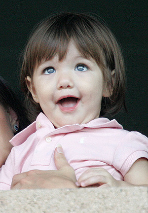 Suri Cruise adora pantofii aurii