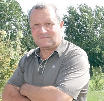 Tantareanu vrea sa-si ingroape banii in gradina!