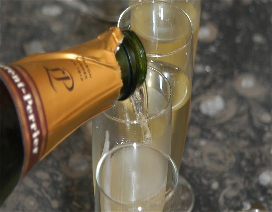 Se poarta Revelionul la -12 grade Celsius, cu votca si caviar, in Rusia!