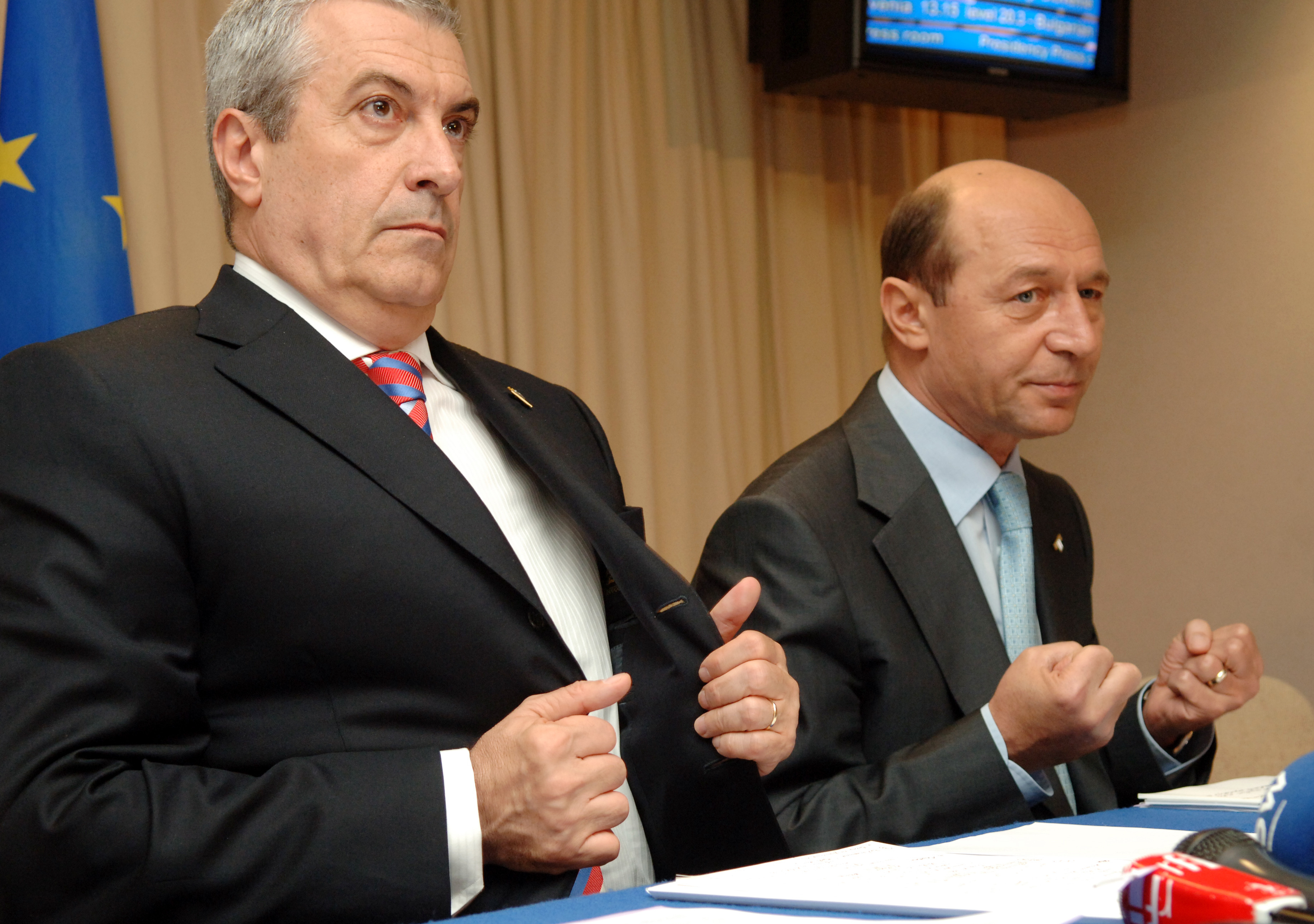 Adio, Cotroceni! Istoria Romaniei in cei 10 ani in care Traian Basescu a fost presedintele "jucator" al tarii