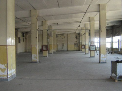 Zeci de milioane de lei irosite pe cladiri lasate de izbeliste