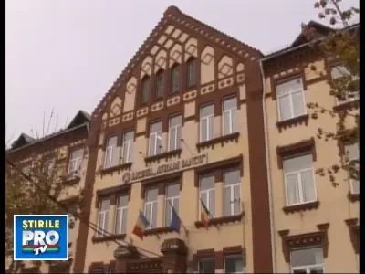 Protest la o scoala din Cluj, din cauza unui invatator