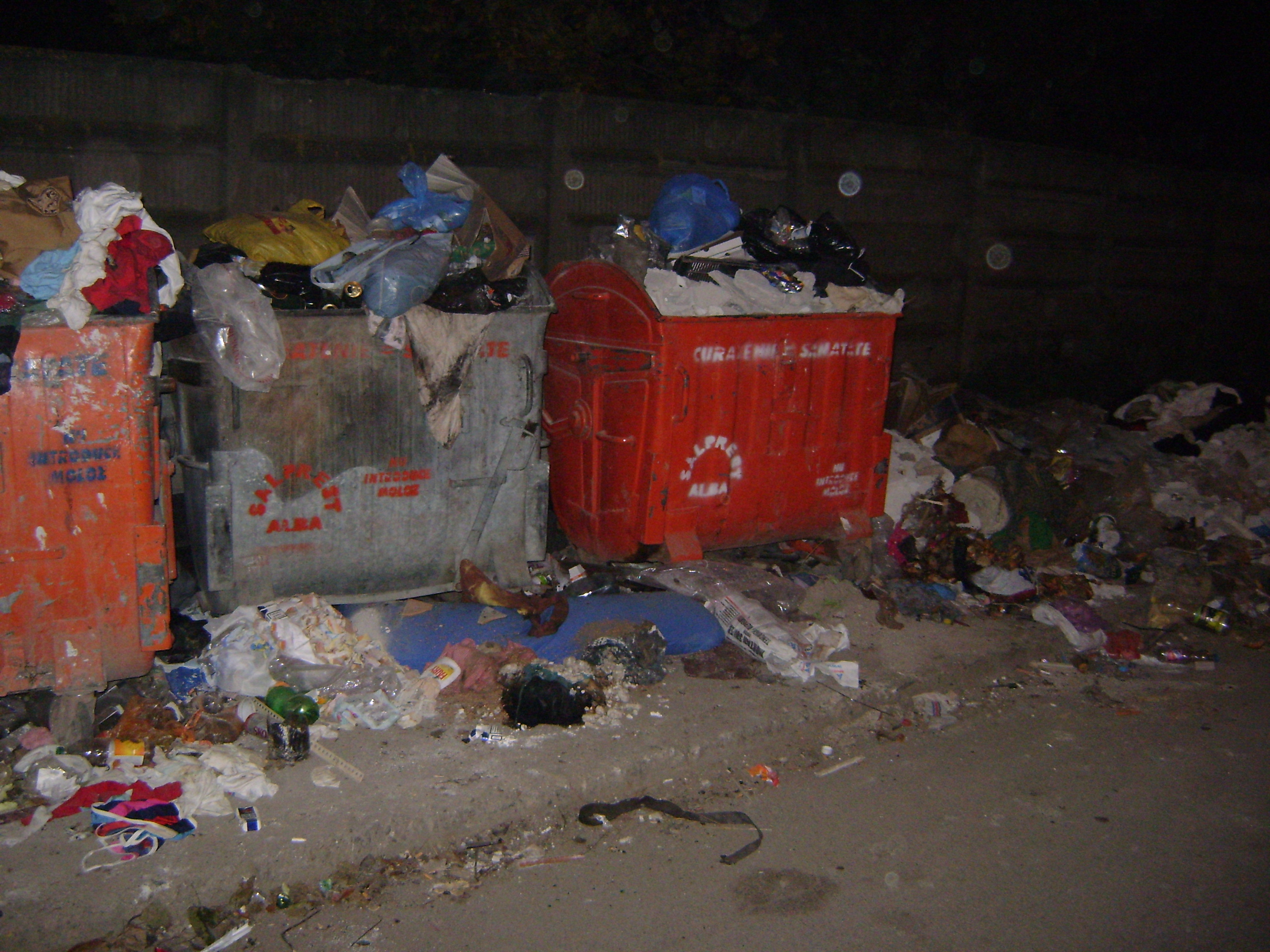 Romania gunoaielor: unde-s multe, puterea creste!