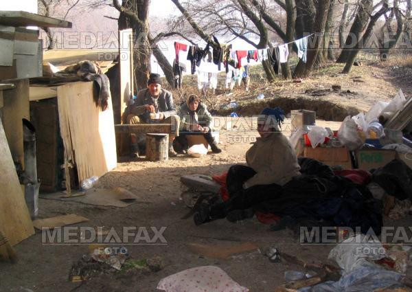 Tara contrastelor! Locuiau printre gunoaie, langa Palatul Cotroceni!