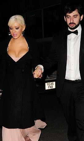 Sanii Christinei Aguilera sunt in continuare uriasi!