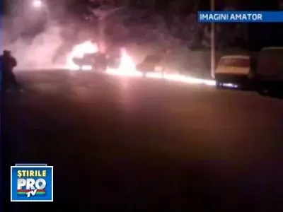 Infern in Constanta: cinci masini au ars in urma unei explozii