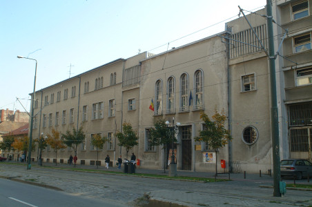 Noua casa de cultura, langa Biserica din Complexul studentesc