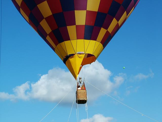 Un mort si 9 raniti dupa ce un balon cu aer cald s-a prabusit in Turcia