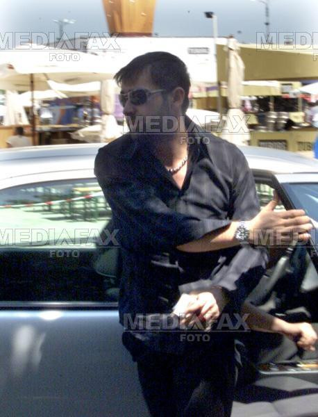 Vezi cati bani "sparge" Alex Erbasu pe luna!