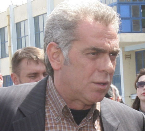 Lupta intre miliardarul Neculaie si cosmonautul Prunariu pentru Senat