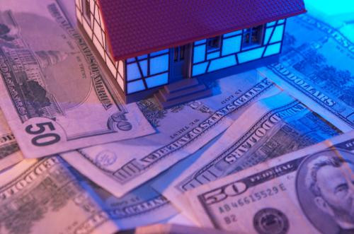 Criza financiara isi arata coltii in Romania: rate mai mari cu pana la 50%