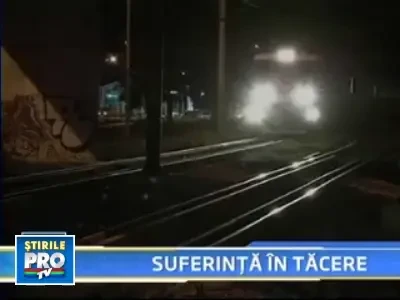 Gest socant! O adolescenta de 17 ani s-a aruncat in fata trenului