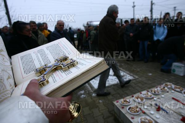 Vesmantul si moastele Cuvioasei Parascheva au ajuns si la Gura Raului