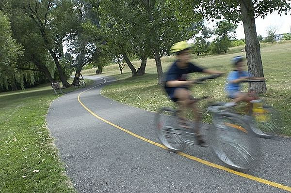 Accident spectaculos provocat de un copil pe bicicleta