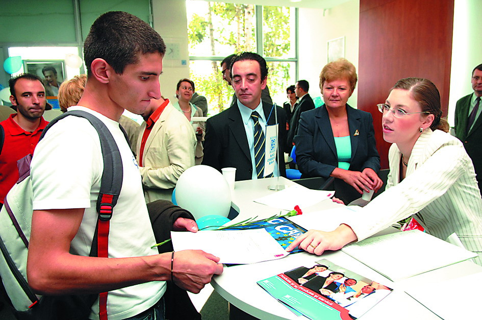 Preturi umflate, desi euro a coborat in raport cu leul