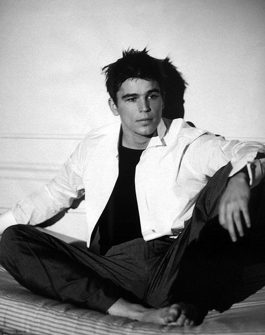 Josh Hartnett si-a pus telefonul la bataie pentru copiii saraci