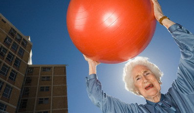 Au ajuns vedete la 70 de ani. Danseaza hip-hop