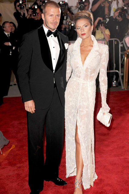 Victoria spune "Si" lui David! Si se muta la Milano!