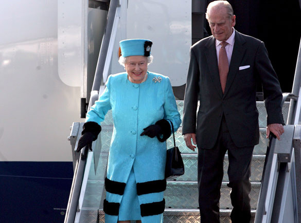 Regina Elisabeta, fara pasaport in 120 de tari