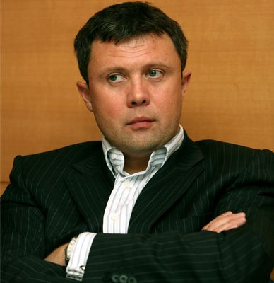 Goana dupa bani! Hai la divort!