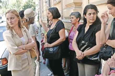 Galagie mare la Lipanesti: dascalii si-au cerut tichetele de masa