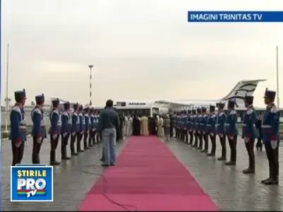 Moastele Sfantului Dumitru, scoase in procesiune pe Dealul Mitropoliei