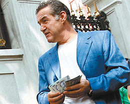 Fara numar de la Becali: a dat la prieteni 60 de milioane de euro