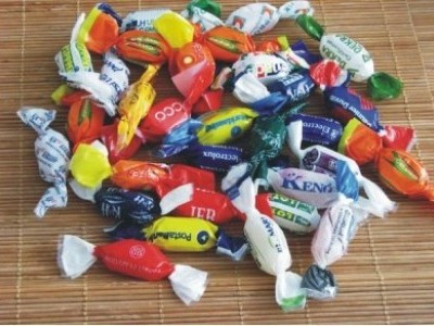 Urme de melamina, descoperite in bomboane distribuite in Cehia