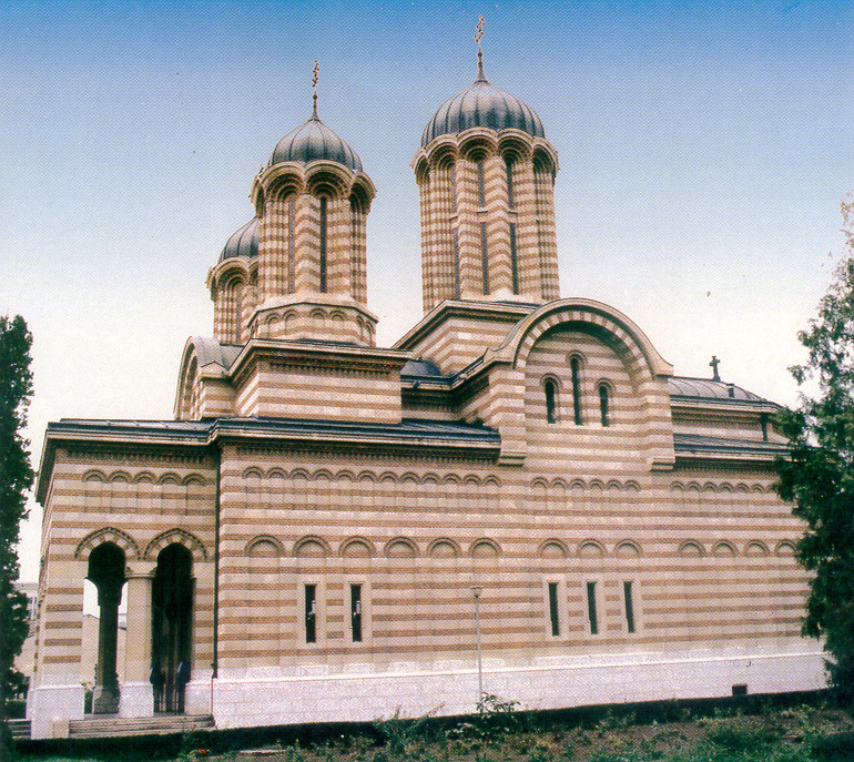 Mii de pelerini au asteptat sarbatoarea de Sf. Dumitru si la Craiova