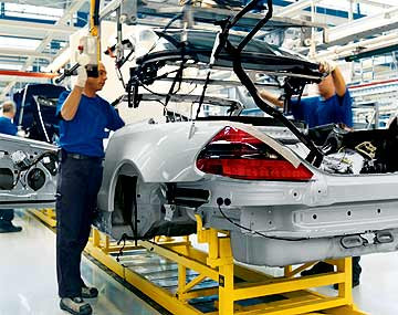 Furnizorii uzinei Dacia, afectati de inchiderea temporara a companiei