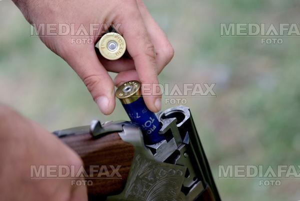 Focuri de arma si demonstratii de alpinism la “Cupa Vanatorilor de Munte”