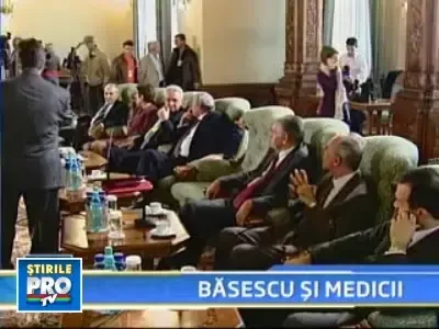 Basescu: Marirea salariilor si in sanatate, dar sa fie si performanta