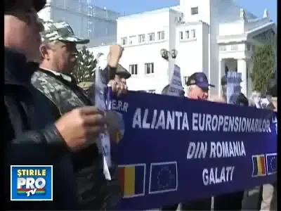 Pensionarii galateni, din nou in strada. Sunt suparati pe Tariceanu