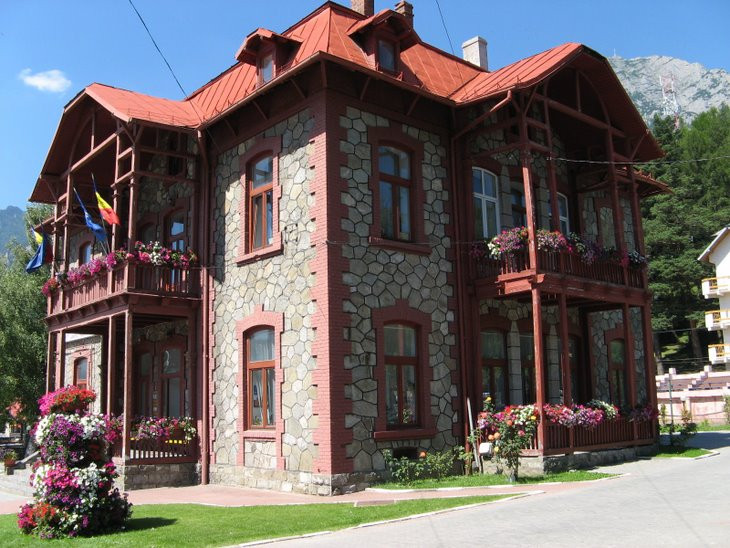 Primaria din Busteni, la 100 de ani!