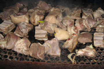 28.000 de tone de friptura! Nou record mondial de... gratare