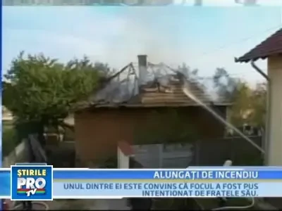 Alba: un incendiu violent a mistuit casa unei familii