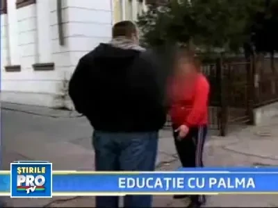 Educatie cu palma la Iasi! Profesoara acuzata ca si-a batut elevii