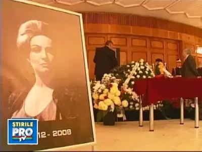 Actrita Dina Cocea a parasit teatrul in ropote de aplauze