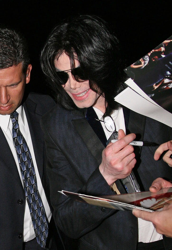 Seicul din Bahrain il da in judecata pe Michael Jackson